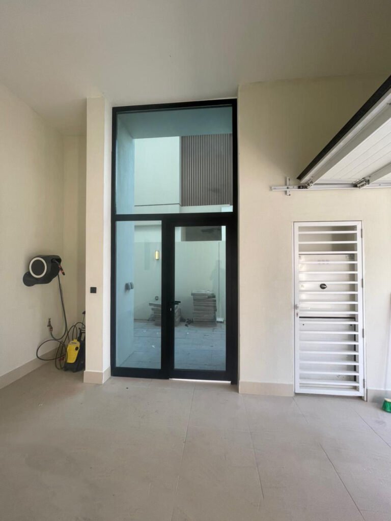 aluminium glass door